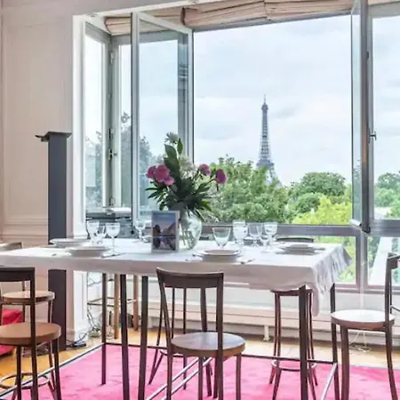 4 Bedroom Luxury Eiffel Tower 파리