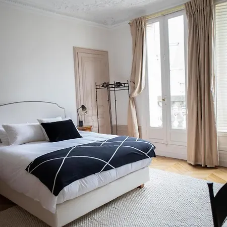 4 Bedroom Luxury Eiffel Tower 아파트 파리